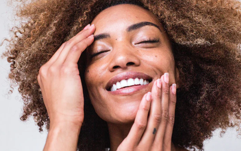 4 Ways to Keep Healthy Skin During the Winter